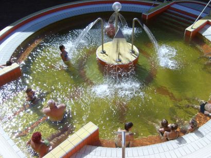 Téli fürdő: az ezeréves termáltó a leghidegebb napokon is meleg