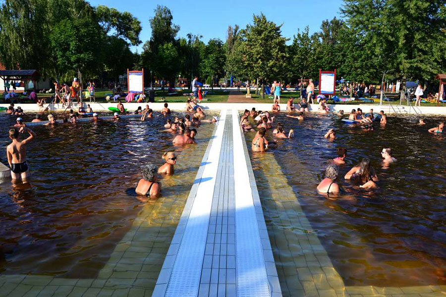 Szabadtéri gyógymedencék Berekfürdőn