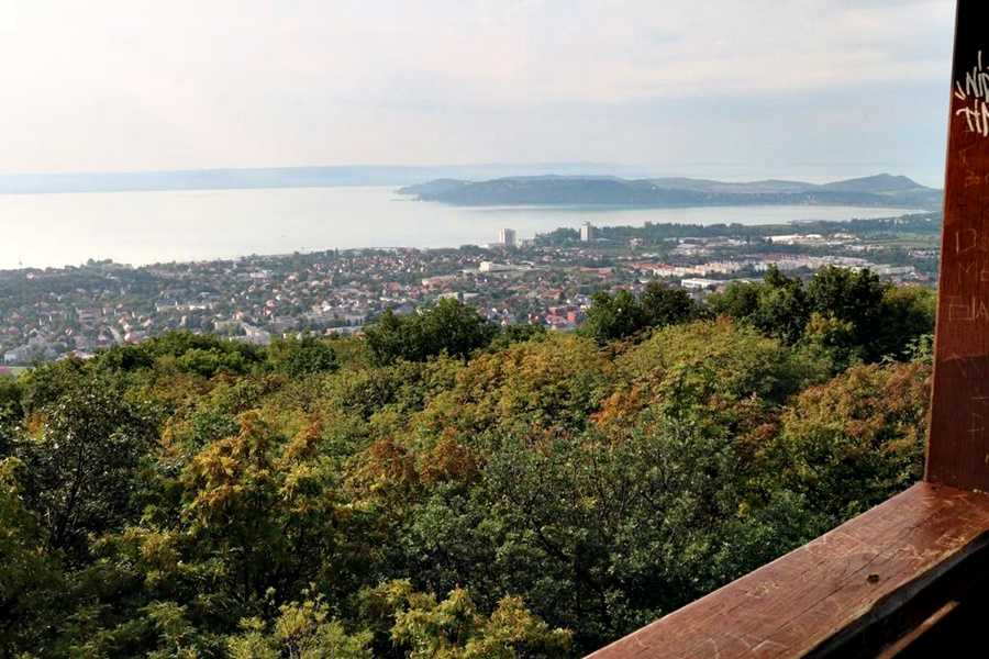 Fürdőzés és kirándulás: szeptemberi lehetőségek a Balatonnál